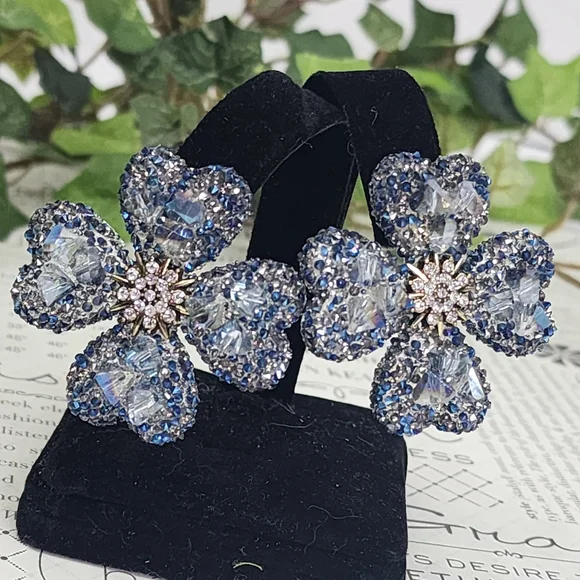 Blue Iridescent Crystal Clover Flower Earrings - Picture 4 of 6